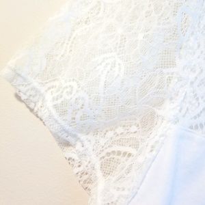 White Tee with lace neckline and sleeves - H&M